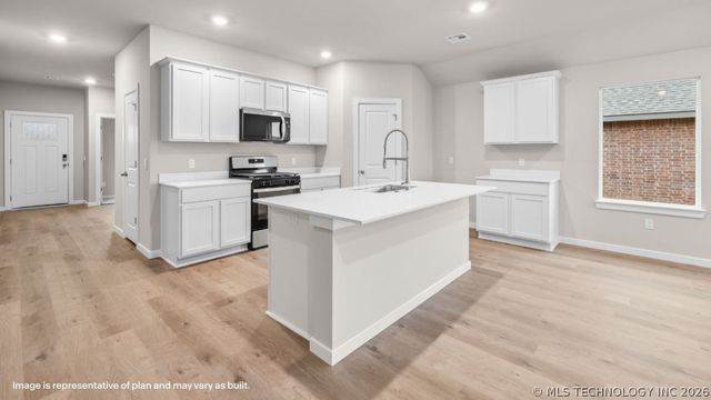 9928 E 135th Place S, Bixby, OK 74008