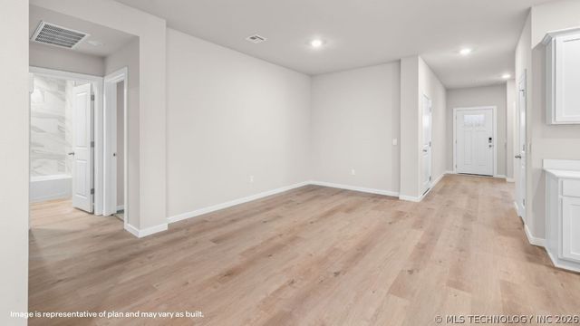 9928 E 135th Place S, Bixby, OK 74008