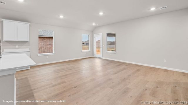 9928 E 135th Place S, Bixby, OK 74008