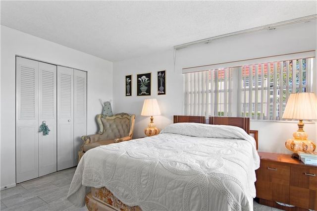 11 S Vista Palm Lane 102, Vero Beach, FL 32962