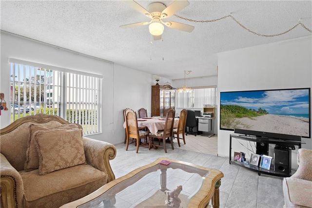 11 S Vista Palm Lane 102, Vero Beach, FL 32962