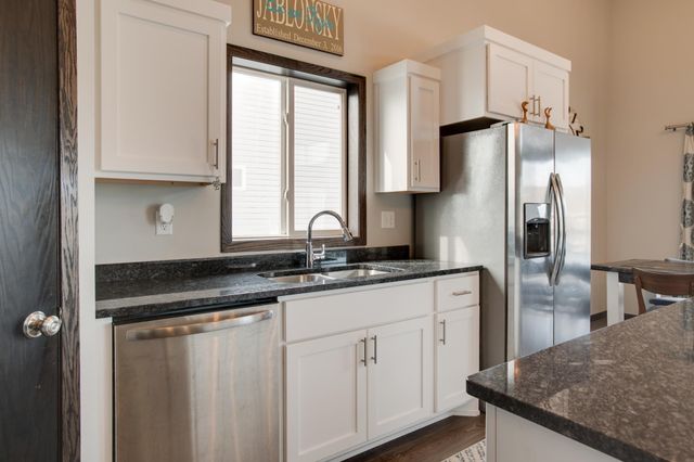 954 28th Avenue W, West Fargo, ND 58078