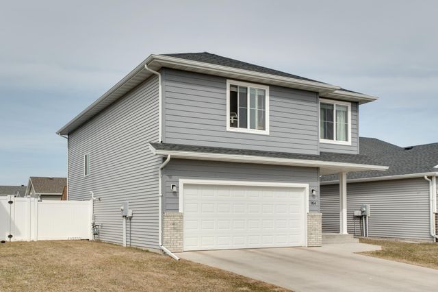 954 28th Avenue W, West Fargo, ND 58078