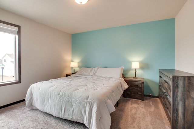 954 28th Avenue W, West Fargo, ND 58078