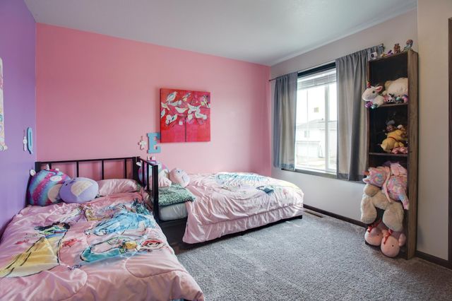 954 28th Avenue W, West Fargo, ND 58078