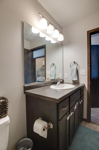 954 28th Avenue W, West Fargo, ND 58078