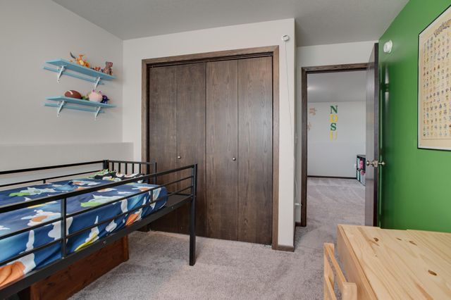 954 28th Avenue W, West Fargo, ND 58078