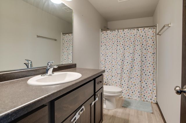 954 28th Avenue W, West Fargo, ND 58078