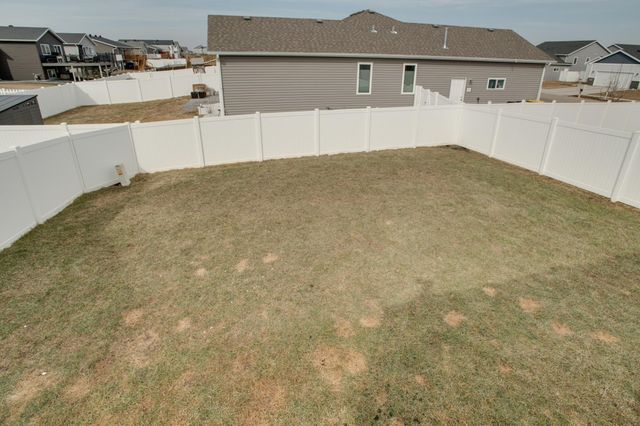 954 28th Avenue W, West Fargo, ND 58078