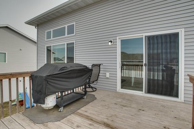 954 28th Avenue W, West Fargo, ND 58078