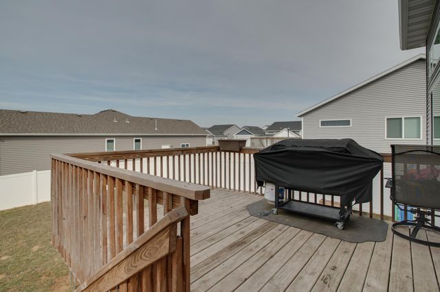954 28th Avenue W, West Fargo, ND 58078