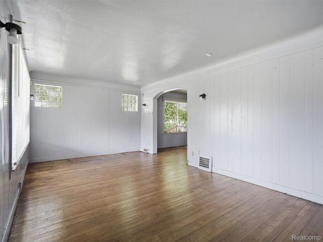 15094 Sorrento Street, Detroit, MI 48227