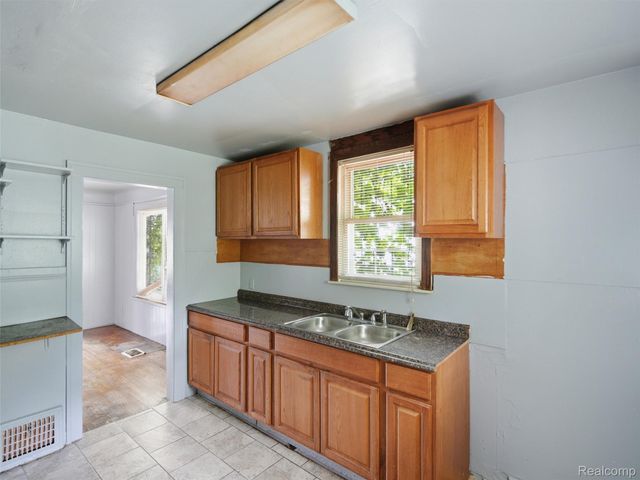 15094 Sorrento Street, Detroit, MI 48227
