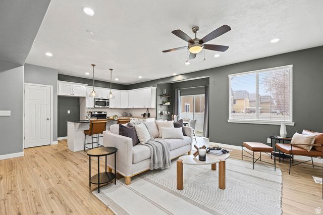 153 E CRESCENT LN, Sandy, UT 84070