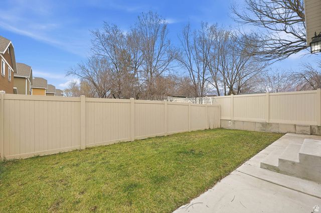 153 E CRESCENT LN, Sandy, UT 84070