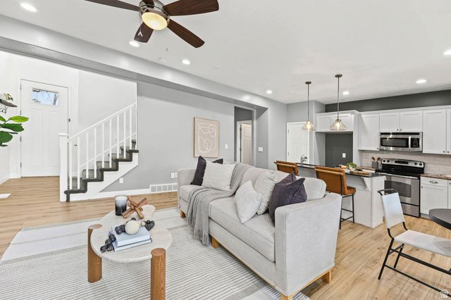 153 E CRESCENT LN, Sandy, UT 84070