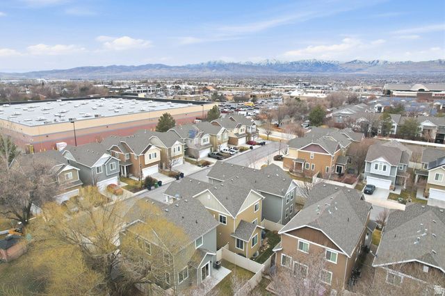 153 E CRESCENT LN, Sandy, UT 84070