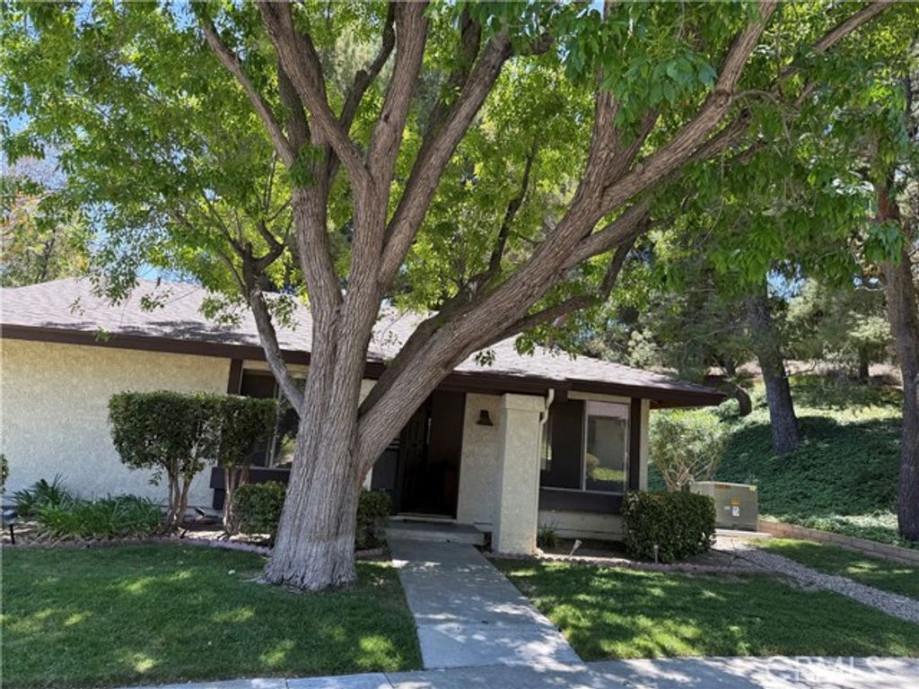 26331 Oakspur, Newhall (santa Clarita), CA 91321