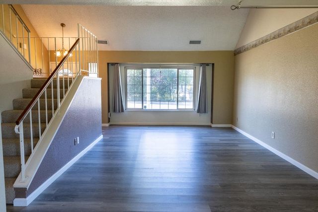2252 S Whitney Blvd, Rocklin, CA 95677
