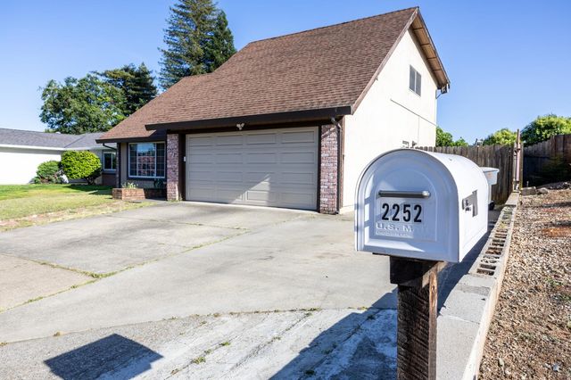 2252 S Whitney Blvd, Rocklin, CA 95677