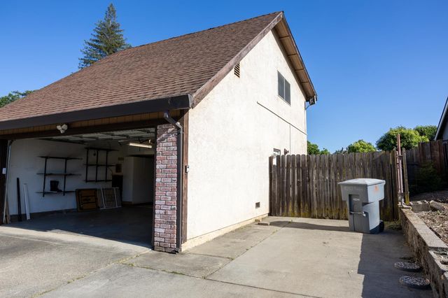 2252 S Whitney Blvd, Rocklin, CA 95677