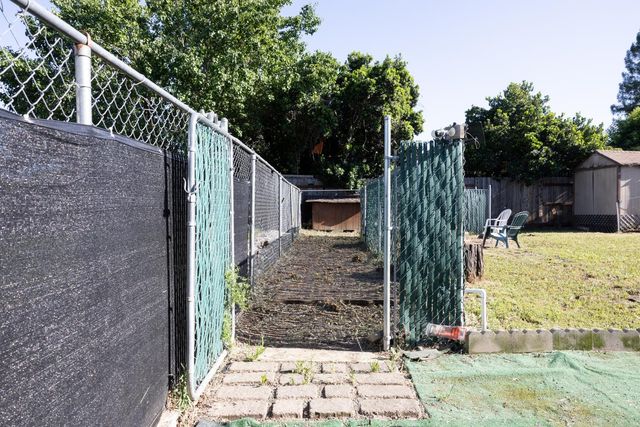 2252 S Whitney Blvd, Rocklin, CA 95677
