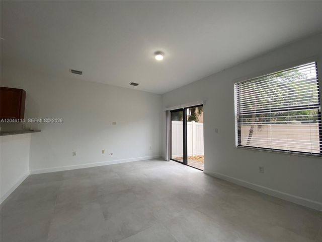 3538 W 88th Terrace 3538, Hialeah Gardens, FL 33018