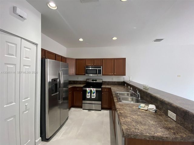 3538 W 88th Terrace 3538, Hialeah Gardens, FL 33018