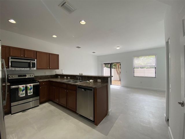 3538 W 88th Terrace 3538, Hialeah Gardens, FL 33018
