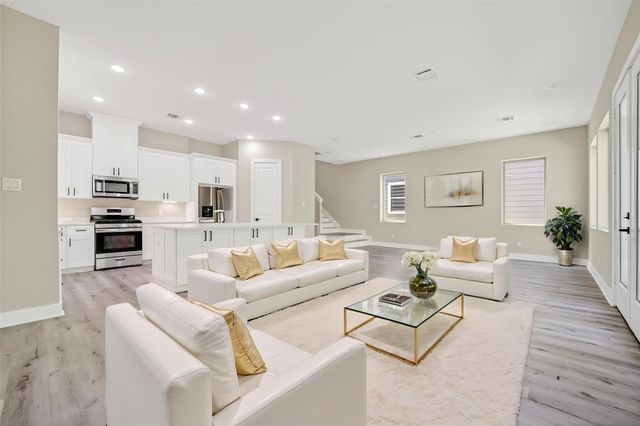 4906 Wunder Way, Houston, TX 77069