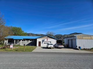 665 E Riverview Ln, Kettle Falls, WA 99141