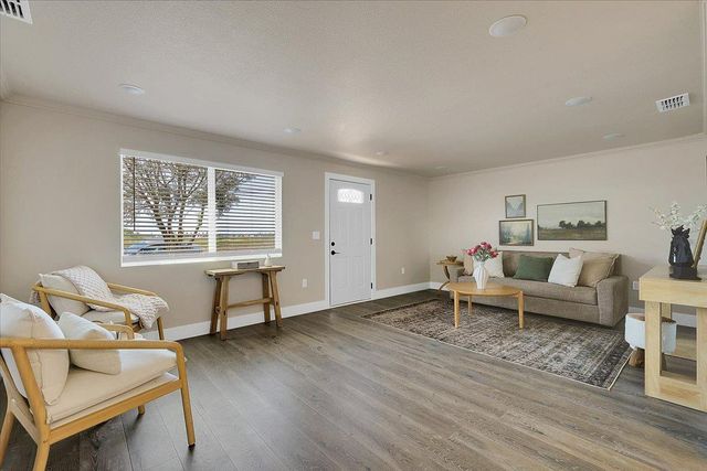 4593 Arboga Rd, Olivehurst, CA 95961