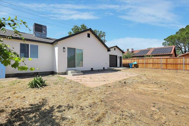 4593 Arboga Rd, Olivehurst, CA 95961