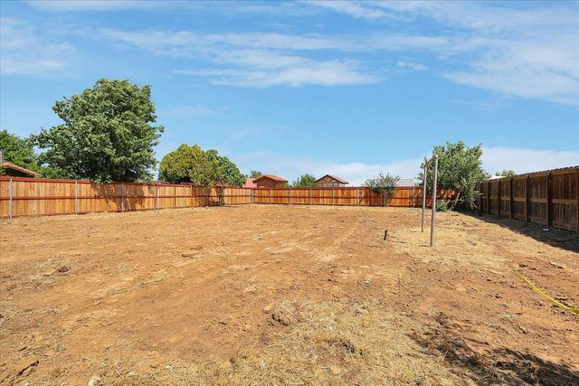 4593 Arboga Rd, Olivehurst, CA 95961