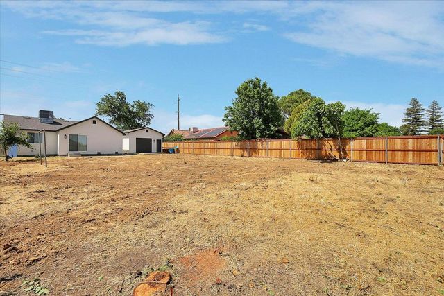 4593 Arboga Rd, Olivehurst, CA 95961