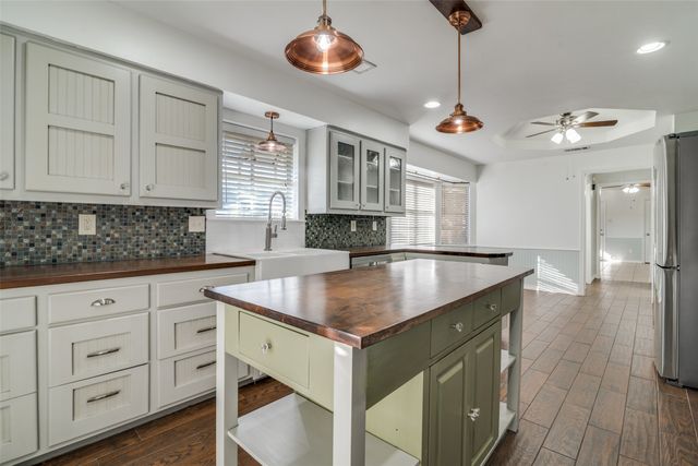 1405 Carriage Lane, Garland, TX 75043