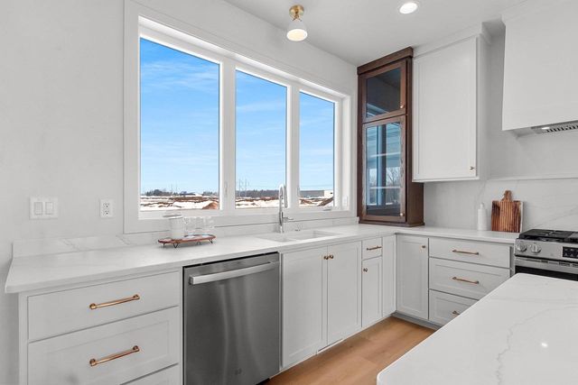 1605 TORCHWOOD TRAIL, De Pere, WI 54115