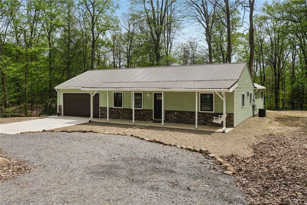 114 Wood St, North Beaver Twp, PA 16102
