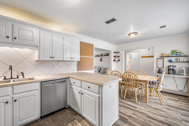39 Robin Lane, Cabot, AR 72023