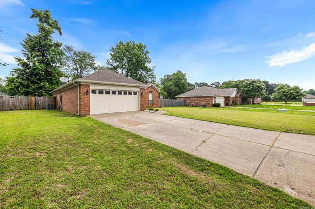 39 Robin Lane, Cabot, AR 72023