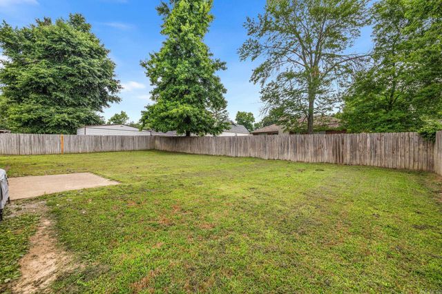 39 Robin Lane, Cabot, AR 72023