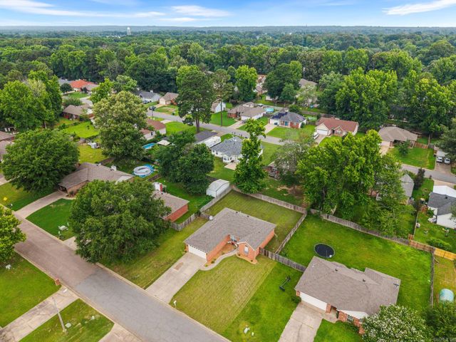 39 Robin Lane, Cabot, AR 72023