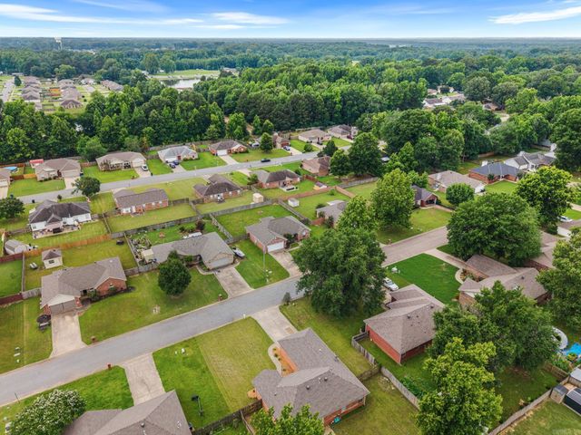 39 Robin Lane, Cabot, AR 72023