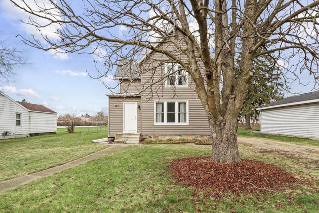223 Hubbell Street, Marshall, WI 53559