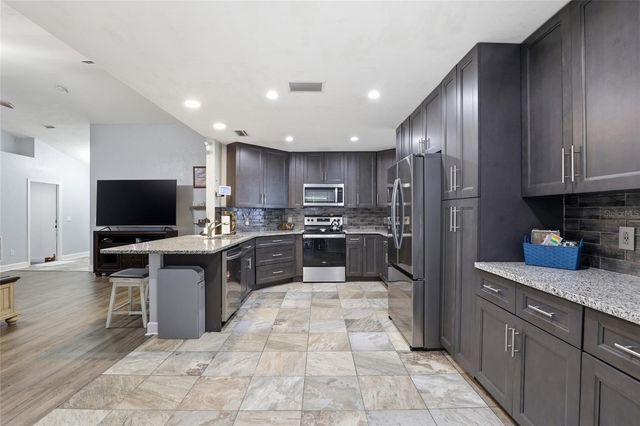 17583 NW 234TH TERRACE, High Springs, FL 32643