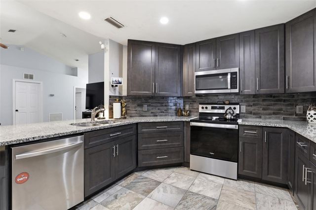 17583 NW 234TH TERRACE, High Springs, FL 32643