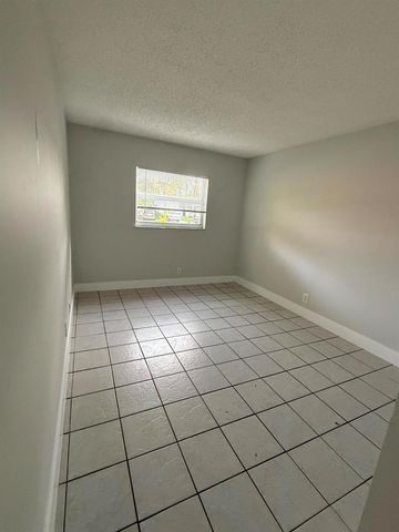 313 SW 1ST Court L-3, Pompano Beach, FL 33060
