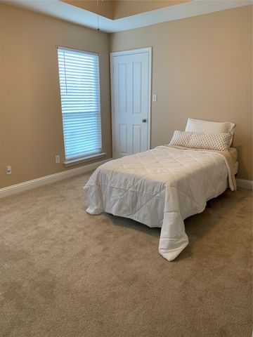 411 Cimarron Trail, Holly Lake Ranch, TX 75765