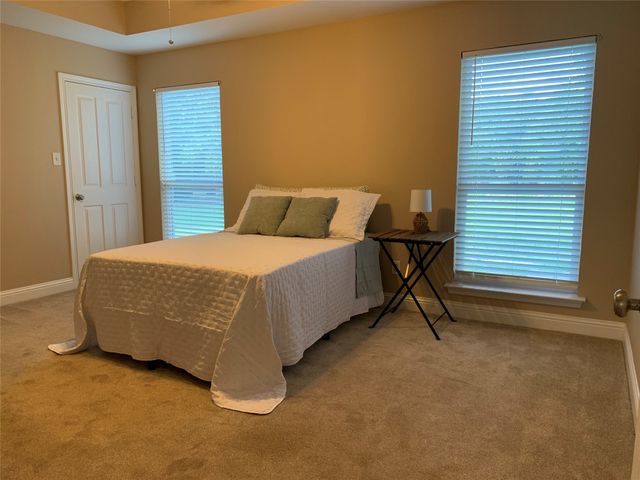 411 Cimarron Trail, Holly Lake Ranch, TX 75765