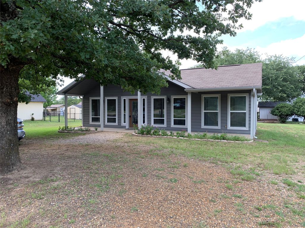 411 Cimarron Trail, Holly Lake Ranch, TX 75765